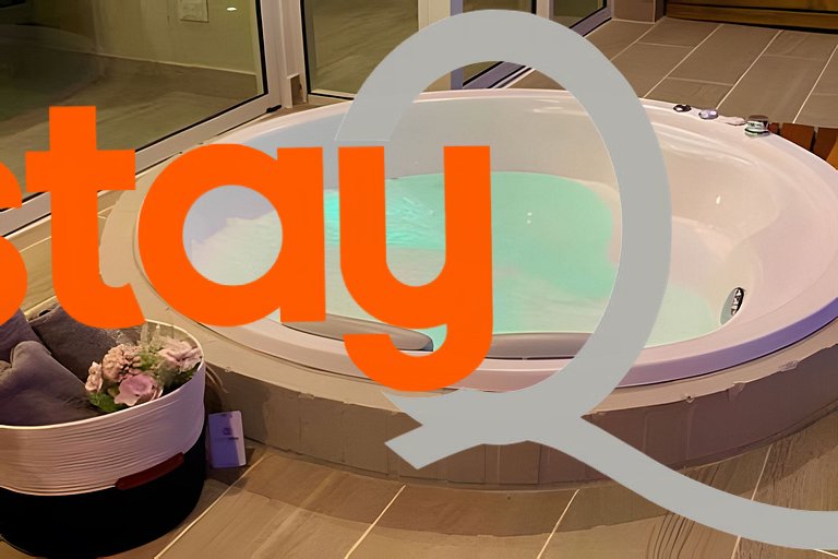 DQ 1010 COMFORT · Premium 3 BRs w HotTub perfor Families
